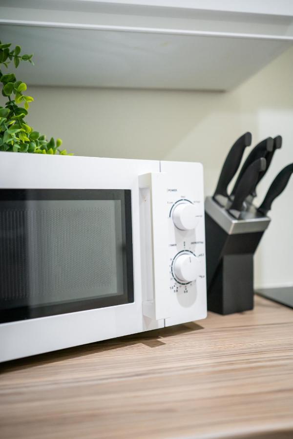 Bv Spacious 1-Bedroom Apartment Close To Town Center - Sleeps 6 Bradford  Exteriör bild