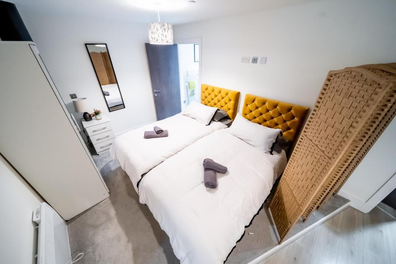 Bv Spacious 1-Bedroom Apartment Close To Town Center - Sleeps 6 Bradford  Exteriör bild