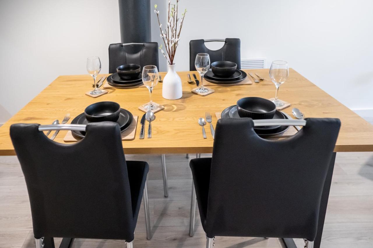 Bv Spacious 1-Bedroom Apartment Close To Town Center - Sleeps 6 Bradford  Exteriör bild